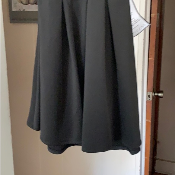 Black dress - Picture 3 of 4